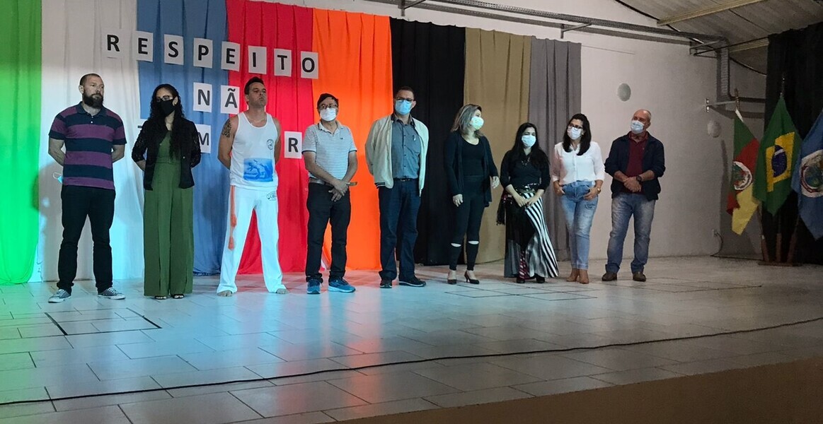 exposicoes-artisticas-e-apresentacoes-sobre-a-importancia-da-cultura-afro