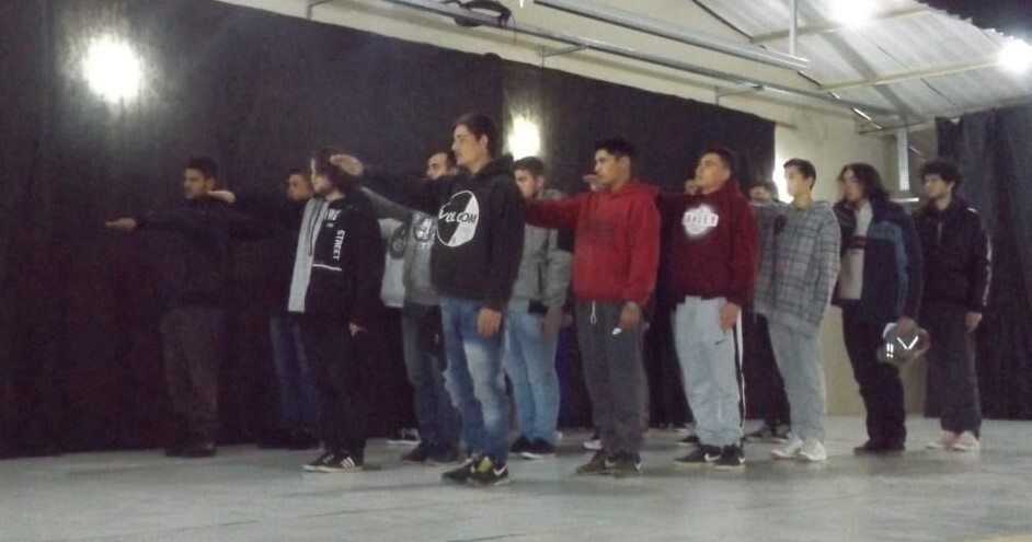 jovens-prestam-juramento-a-bandeira-e-recebem-certificado-de-dispensa